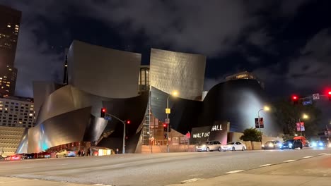 Lapso-De-Tiempo-De-Walt-Disney-Hall-En-El-Horizonte-Nocturno-En-El-Centro-De-Los-Ángeles