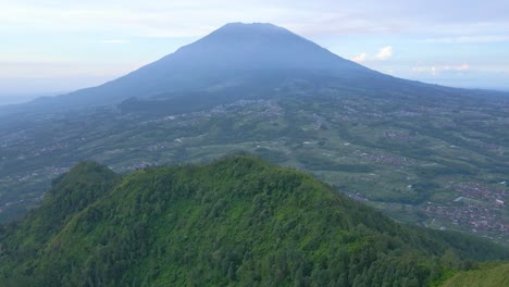 Vista-Aérea-Del-Hermoso-Paisaje-Natural