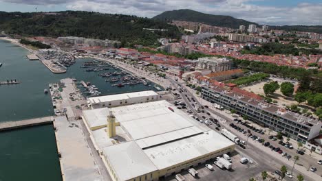 Ciudad-De-Setúbal-Y-Río-Sado,-Portugal-08