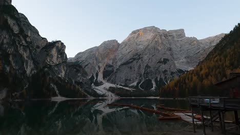 Lago-di-Braies,-Famous-Alpine-Lake-in-Italian-Dolomites---Slow-Motion-Pan-Right