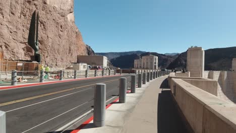 Zufahrtsstraße-Zum-Hoover-Staudamm,-Die-über-Das-Historische-Wahrzeichen-In-Nevada,-USA-Führt