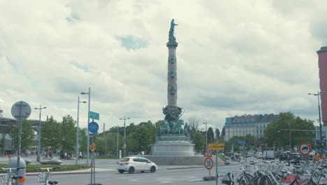 La-Estatua-De-Tegetthoff-En-Praterstern-Conmemora-La-Batalla-De-Lissa.