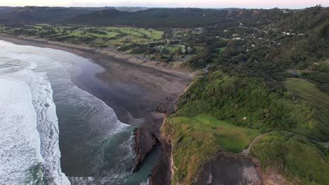 Muriwai-Beach-And-Regional-Park-With-Golf-Course---Muriwai-Gannet-Colony-Birdwatching-Area-In-Auckland,-New-Zealand