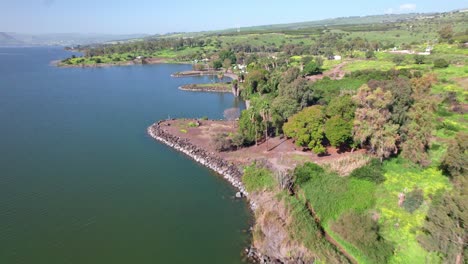 Toma-De-Drone-De-La-Costa-Del-Mar-De-Galilea.