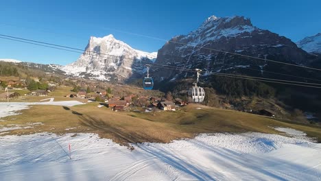 Village-of-Grindelwald-and-surrounding-mountains