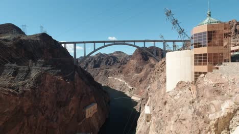 Mike-O'Callaghan-Pat-Tillman-Memorial-Bridge-at-the-Hoover-Dam-in-Nevada,-USA