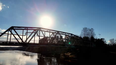 Old-Iron-Railway-Bridge-Over-Gauja-River-In-Valmiera,-Latvia