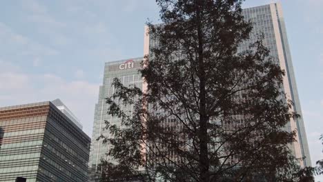 Travelling-shot-of-Citibank-building-in-Canary-Wharf-finance-district