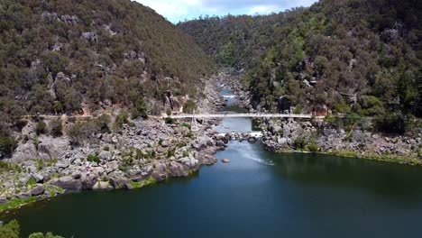 Cataract-Gorge,-nestled-just-minutes-from-the-heart-of-Launceston-in-Tasmania,-is-a-breathtaking-natural-wonderland-offering-a-perfect-blend-of-wilderness-and-recreation