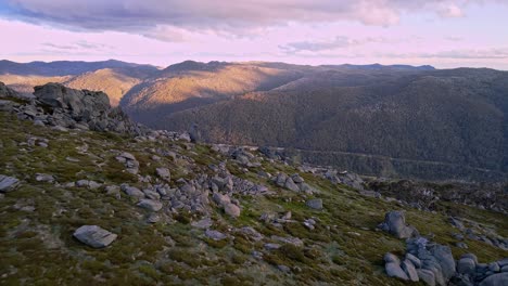 Beautiful-reveal-of-Thredbo-town-in-summer-season-from-Snowy-Mountains-aerial-view,-New-South-Wales,-Australia