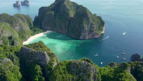 Destino-Turístico-De-Isla-Tropical,-Maya-Bay,-Isla-De-Ko-Phi-Phi-Le---Provincia-De-Krabi,-Tailandia