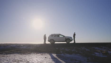 Sunshine-Over-4x4-Off-Road-Tour-Grupo-De-Aventuras-En-Islandia-Descubre-El-País-En-La-Temporada-De-Invierno