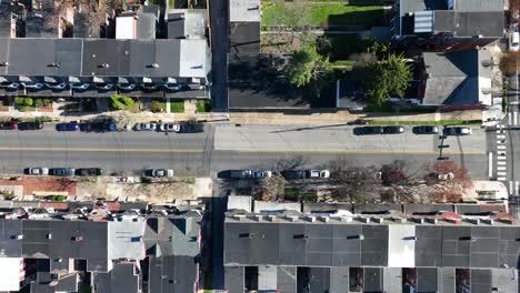 Top-Down-Antenne-Der-Stadtstraße-In-Den-Städtischen-USA