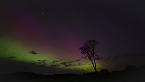 Muy-Fuerte-Tormenta-Geomagnética-G5-Kp9-Aurora-Boreal-En-El-Cielo-De-Mayo