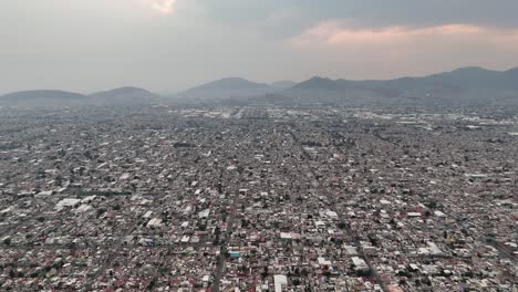 Vistas-Aéreas-Del-Valle-De-La-Ciudad-De-México-Desde-Ecatepec,-Ubicado-Al-Norte-De-Cdmx