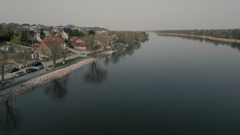 Calm-Waters-Of-Odra-River-In-Siadlo-Dolne,-Poland---Aerial-Drone-Shot