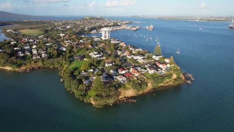 Ciudad-Costera-Con-Asentamientos-En-Blair-Park-En-Stanley-Bay,-Auckland,-Isla-Del-Norte,-Nueva-Zelanda