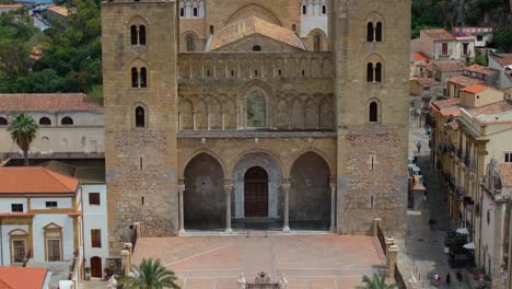 Aerial-Pullback-Reveals-Beautiful-Cathedral-of-Cefalu-in-Sicily,-Italy