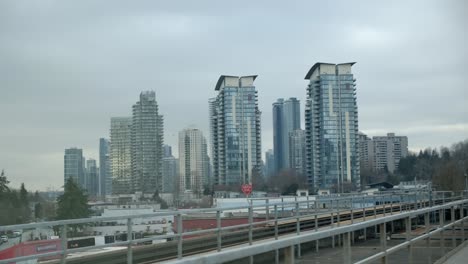 POV-Zugabfahrt-Vom-Bahnhof-In-Vancouver,-Kanada