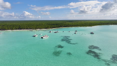 Caribbean-Sea-Of-Saona-Island-On-East-National-Park-In-The-Dominican-Republic