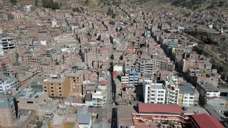 Eine-Weite-Aussicht-Auf-Puno,-Peru,-Titicacasee