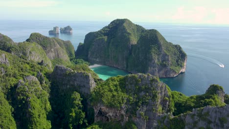 Mundialmente-Famosa-Playa-De-Maya-Bay