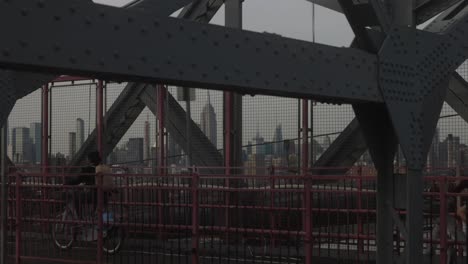 Vista-De-Manhattan-Desde-El-Puente-De-Williamsburg-Brooklyn-Nueva-York