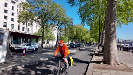 Victoria-Embankments'-Cycle-Superhighway-On-Sunny-Morning-With-New-Scotland-Yard-Headquarters-In-Background-In-Westminster