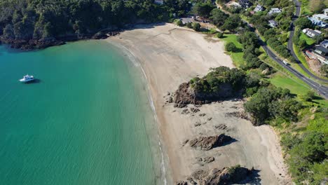 Aerial-View-Of-Little-Oneroa-Beach---Popular-Picturesque-Bay-On-Waiheke-Island,-New-Zealand