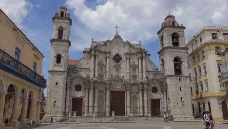 Catedral-de-la-Virgen-Maria-church-with-two-bell-towers-in-Havana,-Cuba-with-tourists