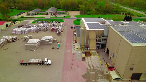 Warehouse-of-construction-materials-using-solar-panels-on-roof