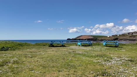 Playas-Azules-Vacías-Y-Acogedoras-En-La-Playa-De-Owenahincha-En-West-Cork,-Irlanda