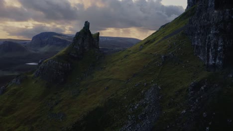 Verdant-Scottish-Highlands-on-the-famous-Quiraing-Walk,-Isle-of-Skye