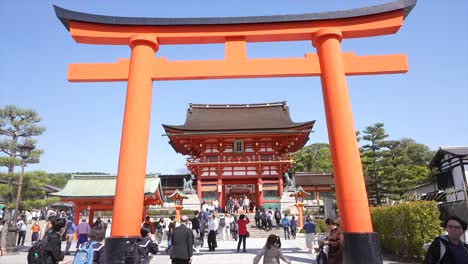 Eingang-Von-Fushimi-Inari-Taisha-In-Kyoto,-Japan