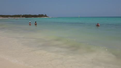 beautiful-Esmeralda-beach-in-Playa-del-Carmen,-Yucatan,-Mexico,-at-sunny-day