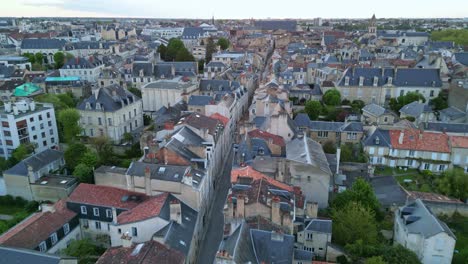 Modern-neighborhood-of-Poitiers-city,-France