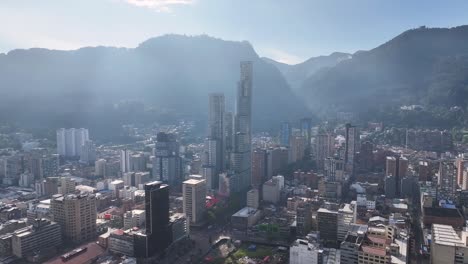 Horizonte-Del-Atardecer-En-Bogotá-En-La-Capital-Del-Distrito-De-Colombia.