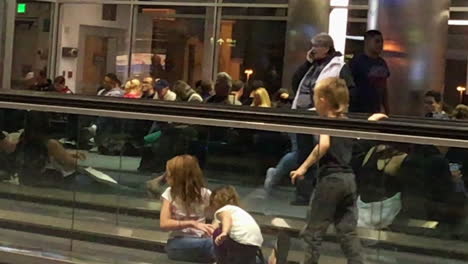 kids-on-travelator