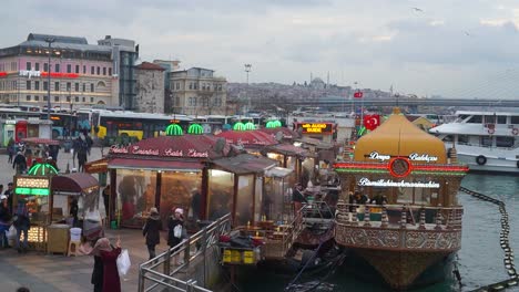 A-busy-day-in-Eminonu-harbor,-Istanbul,-Turkey