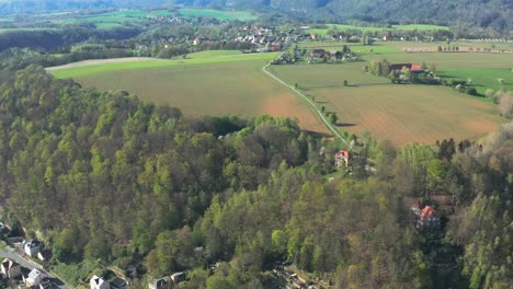 Elbbrücke-Bei-Bad-Schandau,-Landstadt-In-Der-Sächsischen-Schweiz,-Deutschland