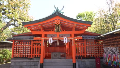 the-toriis-labyrinth-Fushimi-Inari,-Shrine-in-Kyoto,-Japan,-entrance-in-Kyoto-outdoor