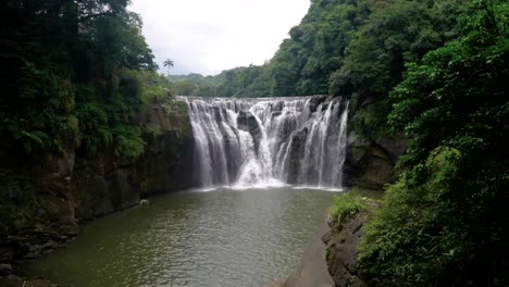 Shifen-waterfall,-beautiful-scenery
