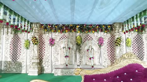 Traditionelle-Hinduistische-Hochzeitsdekoration-Traditionelle-Hinduistische-Hochzeitsdekoration