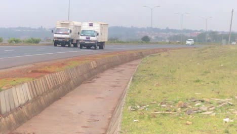 Nairobi-Southern-Bypass-Highway-Verkehr,-Infrastruktur-In-Kenia,-Afrikanische-Straße