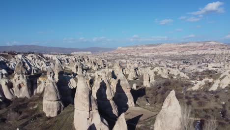 Die-Feenkamine-Kappadokiens:-Geologische-Säulenfelsformationen,-Die-Durch-Erosion-Entstanden-Sind