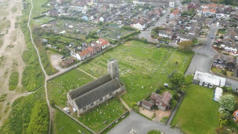 Close-spin-around-Pakefield-Beach-Church-in-Lowestoft,-UK