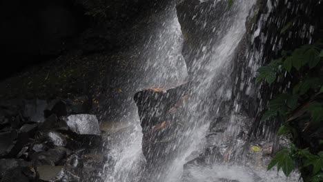 Kanto-Lampo-Wasserfall-In-Bali,-Indonesien