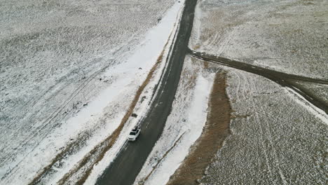 Tour-Durch-Den-Westen-Der-USA,-Livingston,-Montana,-In-Einem-Großen-Geländewagen