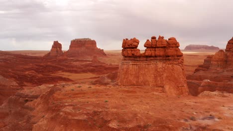 Utah-Goblin-Valley-Wüste-Drohnenaufnahme-Parallaxe