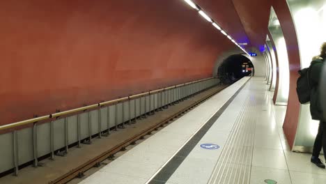 Rákóczi-square-metro-station-in-Budapest,-Hungary